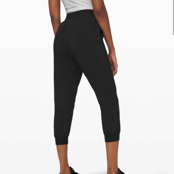 Lululemon Wandererer Cropped Jogger Pants - Picture 2 of 4